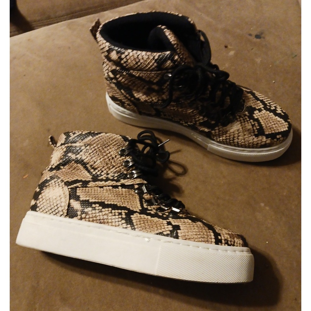 Qupid Women's Beige/Brown Snakeskin Royal High Top Sneakers, Size 8‎